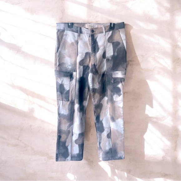 LOGO by Lori Goldstein Denim - COPY - LOGO women’s cargo pants 👖